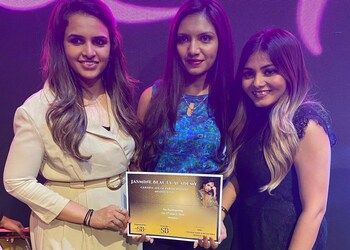 HK-Makeovers-and-Academy-Entertainment-Makeup-Artist-Vasai-Virar-Maharashtra-2