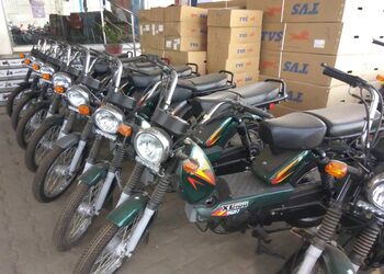 Balamurugan-Automobiles-Shopping-Motorcycle-dealers-Vellore-Tamil-Nadu-2
