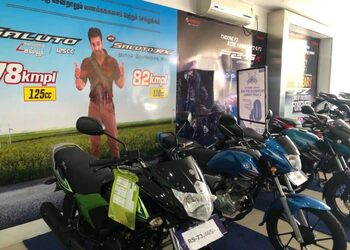 VDS-Sayar-Bajaj-Shopping-Motorcycle-dealers-Vellore-Tamil-Nadu-1