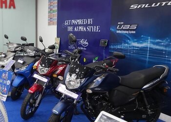Vedha-Moto-Corp-Shopping-Motorcycle-dealers-Vellore-Tamil-Nadu-2