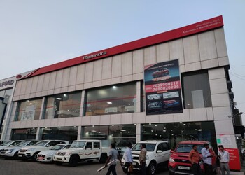 Mahindra-Automotive-Showroom-Shopping-Car-dealer-Vijayawada-Andhra-Pradesh