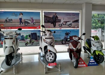 Vishnu-Honda-Shopping-Motorcycle-dealers-Visakhapatnam-Andhra-Pradesh-1