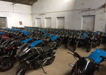 Anika-Bajaj-Shopping-Motorcycle-dealers-Warangal-Telangana-1