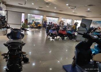 Happy-Automotives-Shopping-Motorcycle-dealers-Warangal-Telangana-1