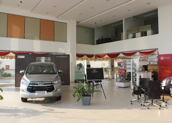 Kakatiya-Toyota-Shopping-Car-dealer-Warangal-Telangana-1