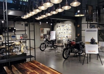 6th-gear-royal-enfield-showroom-Motorcycle-dealers-Amanaka-raipur-Chhattisgarh-3