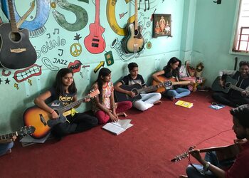 7th-string-rock-band-Guitar-classes-Gandhi-nagar-nanded-Maharashtra-3