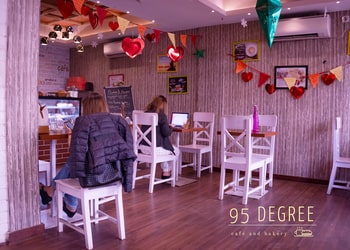95-degree-cafe-Cafes-Alipore-kolkata-West-bengal-2