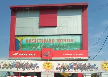 Aashirwad-motors-Motorcycle-dealers-Bargarh-Odisha-1