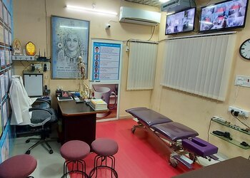 Advance-physiotherapy-chiropractic-clinic-Physiotherapists-Rajeev-nagar-ujjain-Madhya-pradesh-2