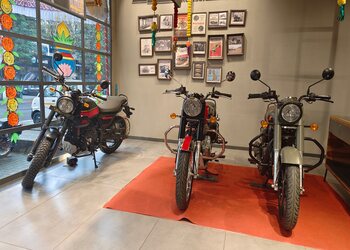 Adventure-motorcycle-llp-Motorcycle-dealers-Tarabai-park-kolhapur-Maharashtra-3