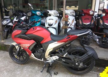 Aims-yamaha-showroom-Motorcycle-dealers-Thane-Maharashtra-2