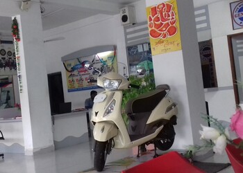 Ajay-farm-mechanisation-Motorcycle-dealers-Latur-Maharashtra-3