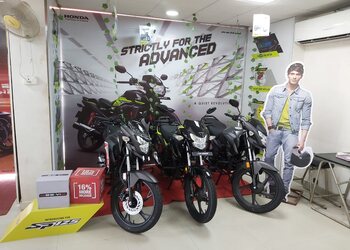 Amideep-honda-Motorcycle-dealers-Majura-gate-surat-Gujarat-3