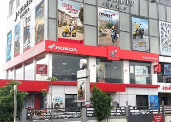 Amideep-honda-Motorcycle-dealers-Varachha-surat-Gujarat-1