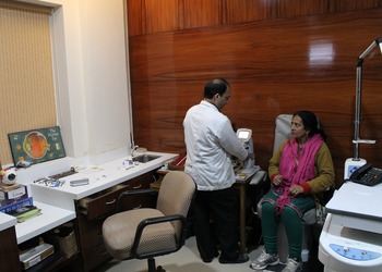 Amritsar-eye-clinic-Eye-hospitals-Vasant-vihar-dehradun-Uttarakhand-2