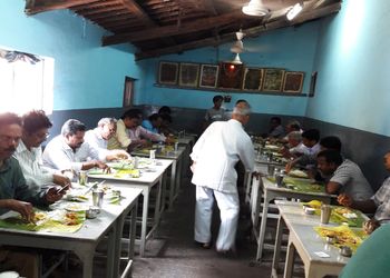 Anand-bhavan-Pure-vegetarian-restaurants-Lakshmipuram-guntur-Andhra-pradesh-3