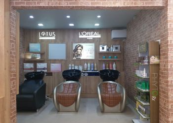 Anjums-salon-studio-Beauty-parlour-Panihati-West-bengal-3