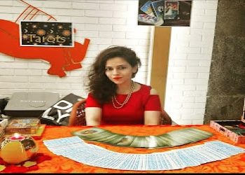 Anmol-chhaya-sharma-best-tarot-card-reader-india-Astrologers-Panchkula-Haryana-1