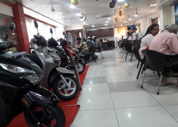 Apex-honda-Motorcycle-dealers-Ahmedabad-Gujarat-2