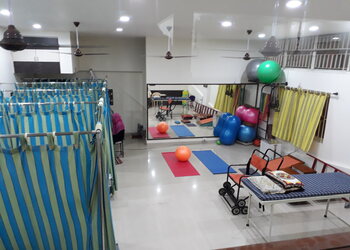 Arogya-niketan-physiotherapy-clinic-Physiotherapists-Kolhapur-Maharashtra-3
