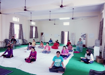 Art-of-living-yoga-and-meditation-centre-Yoga-classes-Raja-park-jaipur-Rajasthan-2