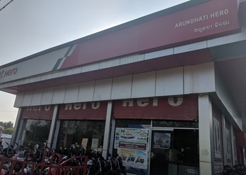 Arundhati-automotive-Motorcycle-dealers-Bhawanipatna-Odisha-1