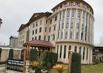 Asian-park-hotel-4-star-hotels-Srinagar-Jammu-and-kashmir-1