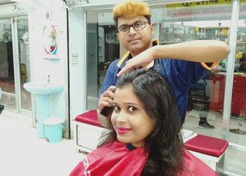 Asim-hair-makeup-Beauty-parlour-Jangipur-West-bengal-3