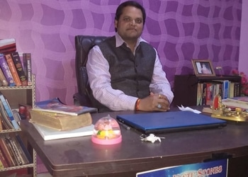 Astrologer-dr-shiv-trivedi-Feng-shui-consultant-Kanpur-Uttar-pradesh-1