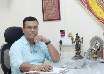 Astrologer-om-acharya-sailyajit-Pandit-Guwahati-Assam-2