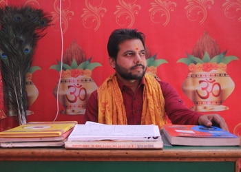 Astrologer-r-k-sharma-jotish-kendra-Astrologers-Majitha-Punjab-1