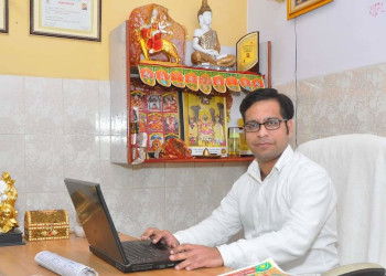 Astrologer-subhash-k-gulaati-Vastu-consultant-Sector-55-faridabad-Haryana-1