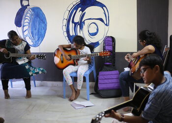 Avishkar-academy-of-music-Guitar-classes-Lakdikapul-hyderabad-Telangana-2