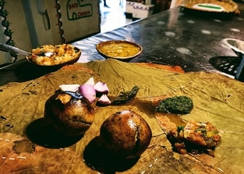 Baati-chokha-restaurant-Family-restaurants-Varanasi-Uttar-pradesh-3