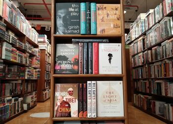 Bahrisons-booksellers-Book-stores-New-delhi-Delhi-3