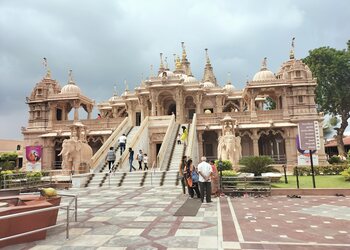Baps-shri-swaminarayan-mandir-Temples-Vadodara-Gujarat-3