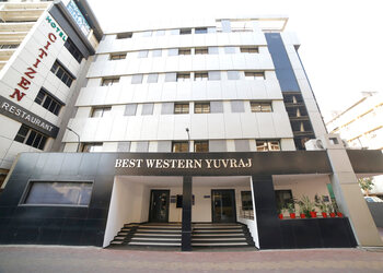Best-western-yuvraj-3-star-hotels-Surat-Gujarat-1