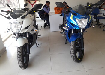 Bombay-motors-Motorcycle-dealers-Chopasni-housing-board-jodhpur-Rajasthan-2