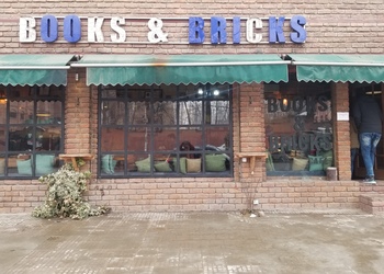 Books-bricks-cafe-Cafes-Srinagar-Jammu-and-kashmir-1