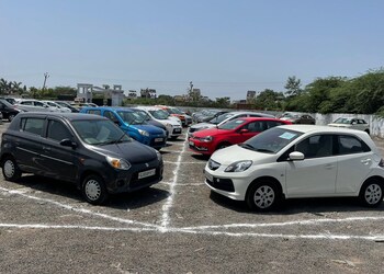 Cars24-hub-Used-car-dealers-Majura-gate-surat-Gujarat-2