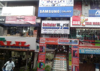 Cellular-world-Mobile-stores-Sreekaryam-thiruvananthapuram-Kerala-1