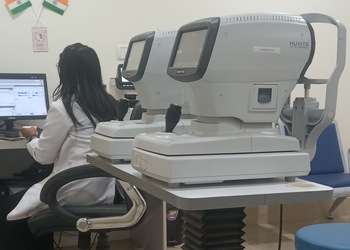 Centre-for-sight-eye-hospital-Lasik-surgeon-Gandhi-maidan-patna-Bihar-3
