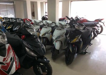 Chandan-automobiles-Motorcycle-dealers-Kankarbagh-patna-Bihar-3