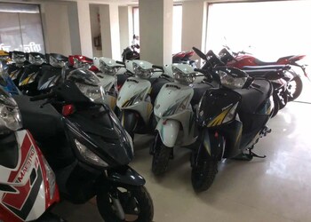 Chandan-automobiles-Motorcycle-dealers-Rajendra-nagar-patna-Bihar-3