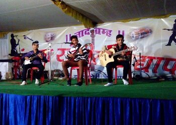 Chandna-sangeet-vidyapeeth-Guitar-classes-Gorakhpur-jabalpur-Madhya-pradesh-3