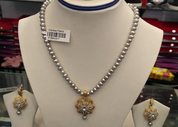 Chandrani-pearls-Jewellery-shops-Baguiati-kolkata-West-bengal-2