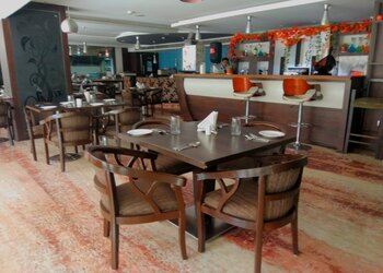 Coffee-lounge-hotel-maple-wood-Cafes-Ranchi-Jharkhand-2