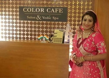 Color-cafe-salon-spa-Beauty-parlour-Bandra-mumbai-Maharashtra-1