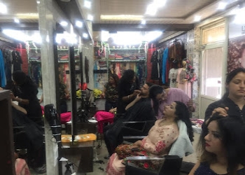 Color-launge-unisex-salon-and-academy-Beauty-parlour-Lakkar-bazaar-shimla-Himachal-pradesh-2